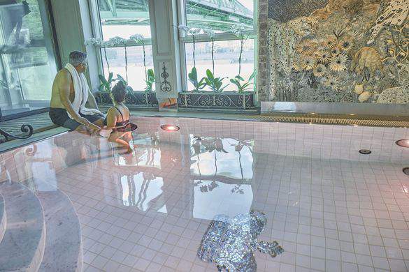 Uniworld Boutique River Cruises - S.S. Marie Theresa - Pool.jpg